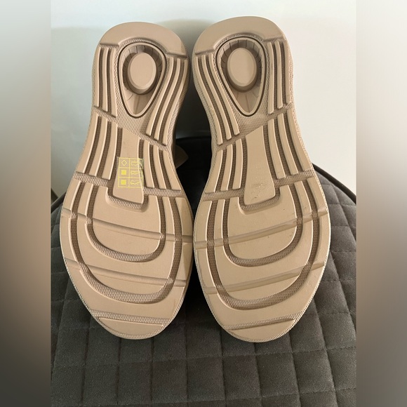 Luca Ferri stretchy sock style sneakers-color sand-size 7 US-new, never worn - Picture 9 of 9